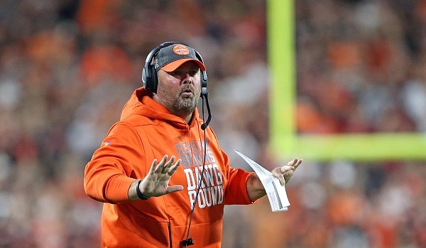 Freddie Kitchens tough start doesn't mean he'll stop calling the plays.