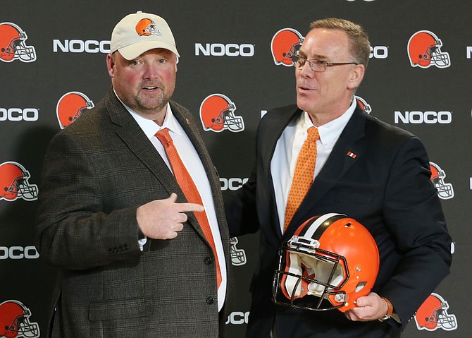 Cleveland Browns' Hue Jackson and John Dorsey wear matching outfits to  presser