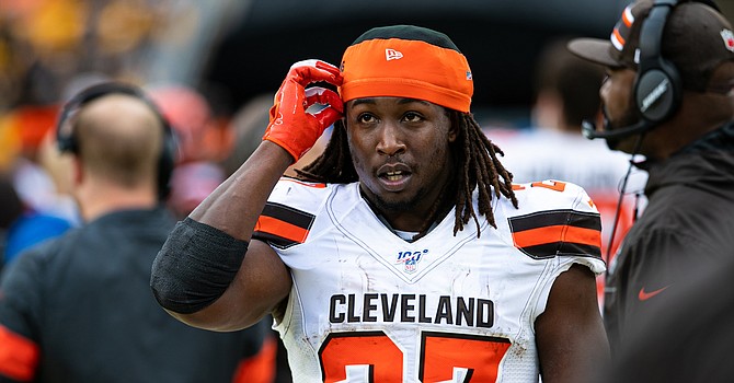 Kareem Hunt is the No. 2 back behind Nick Chubb, but it didn't pause the Browns from reportedly signing him to a two-year extension. (NBCnews.com)