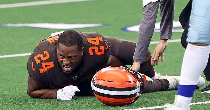 Nick Chubb's sprained right MCL could keep him out six weeks. (Joshua Gunter/Cleveland.com)