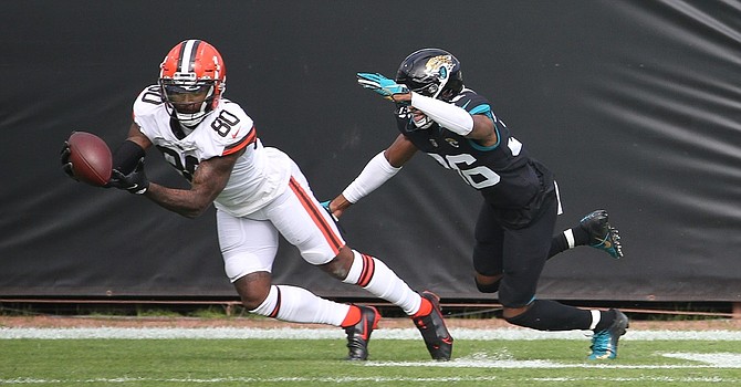 Jarvis Landry secured his first touchdown catch of the season on a five-yard pass from Baker Mayfield in the first quarter Sunday afternoon in Jacksonville. (Associated Press)