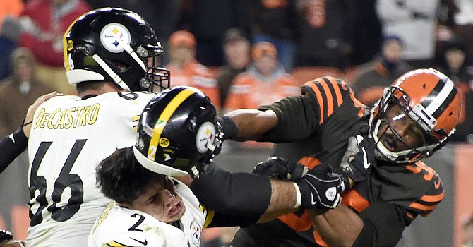 If the Steelers rest Ben Roethlisberger, as expected, Sunday's do-or-die game for the Browns v. Pittsburgh will be the first meeting of Myles Garrett and Mason Rudolph since the fateful game in November last year. (Getty Images)