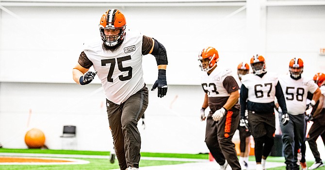 Joel Bitonio back at practice was a sight for sore eyes. The All-Pro left guard will make his first career post-season appearance Sunday in Kansas City. (Cleveland Browns)