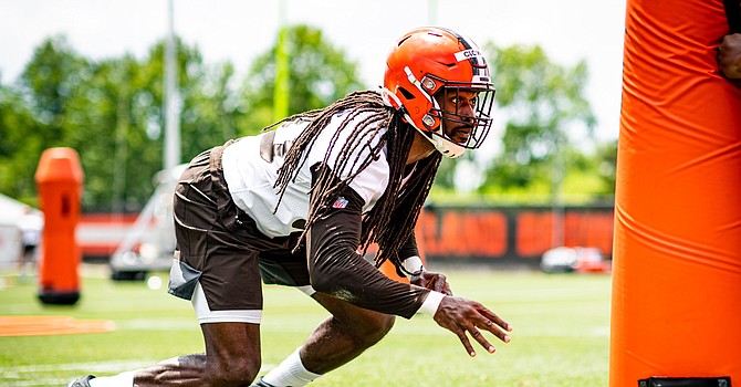 Defensive end Jadeveon Clowney made his Browns practice debut a successful one. (Cleveland Browns)