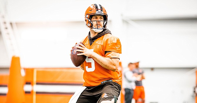 Case Keenum began Steelers week as the man behind center with the No. 1 offense. (Cleveland Browns)