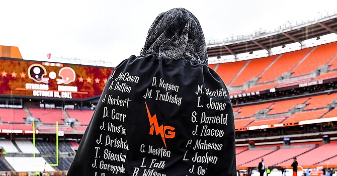 Myles Garrett dresses as the Grim Reaper entering stadium for game