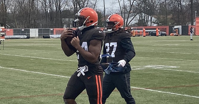 Refreshed from their bye week, Nick Chubb and Kareem Hunt are ready for "a big workload," according to coach Kevin Stefanski.