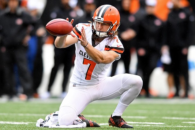 Jamie Gillan Signed Cleveland Browns Jersey (Beckett COA) Browns Punter