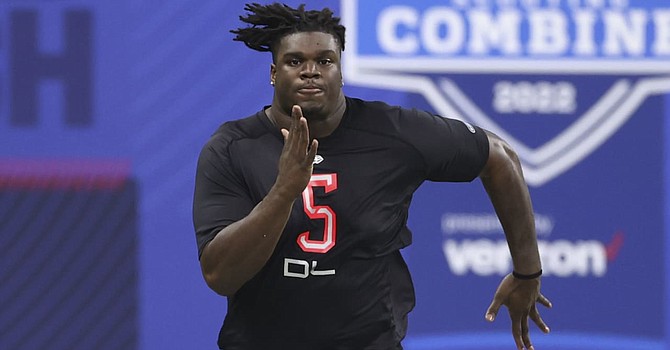 Jordan Davis, Georgia's 341-pound nose tackle, stole the show at the NFL Combine on Saturday with jaw-dropping times and test results. (NFL.com)