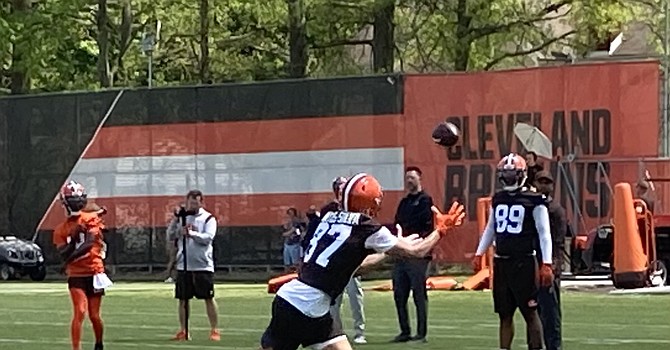 Marcus Santos-Silva looks the part of an NFL tight end despite not playing football since his freshman year in high school. Yes, he made this catch at Browns rookie minicamp. (TheLandOnDemand)
