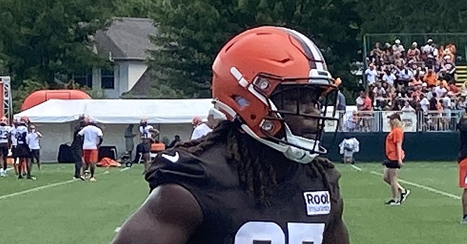 Browns RB Kareem Hunt returns to team drills as he seeks new deal: Reports  - The Athletic