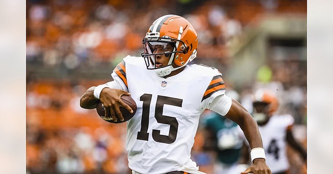 Josh Dobbs made plays with his arm and his legs in leading the Browns to a 20-14 lead into the third quarter. (Cleveland Browns)