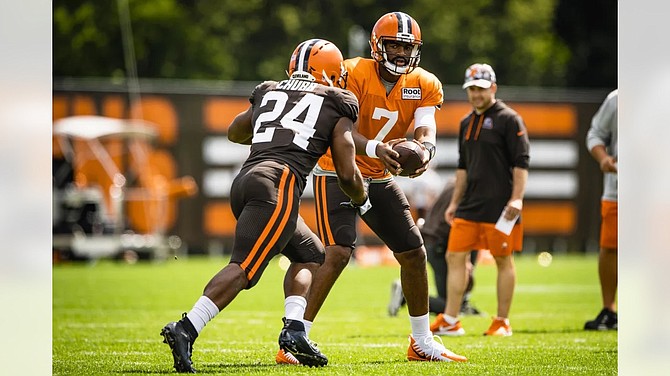 Jacoby Brissett wins Browns Good Guy Award, Joel Bitonio wins