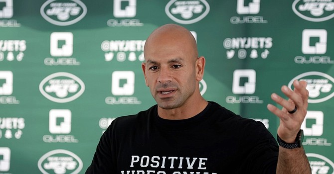 Jets coach Robert Saleh, who was a finalist for the Browns' job in 2020, is already battling negativity in the New York market after an 0-1 start lowered his record to 4-14. (USA Today)