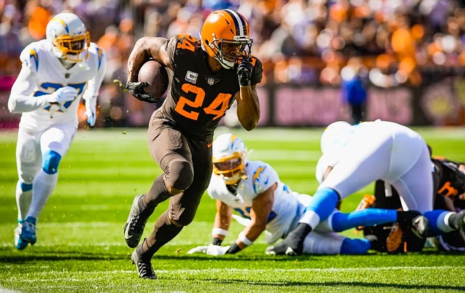 Shaky York misses another field goal try in Browns' loss to Commanders –  News-Herald