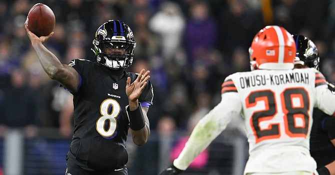 Jeremiah Owusu-Koramoah and the Browns' defense hope to replicate their 2021 games against the Baltimore Ravens starting Sunday in Baltimore. (Akron Beacon-Journal)