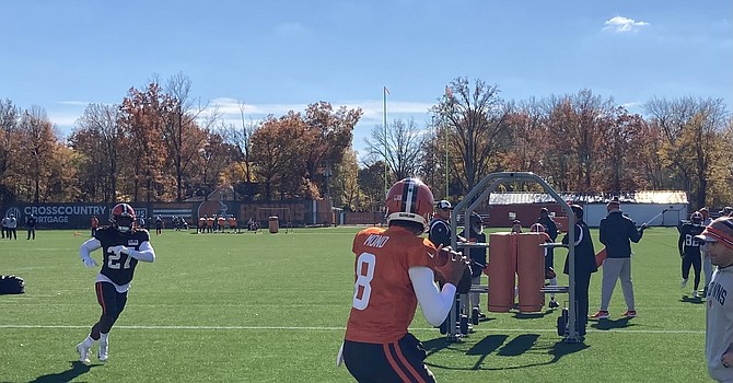 This has become a diminishing sight of late: A Browns quarterback throwing to Kareem Hunt. (TheLandOnDemand)