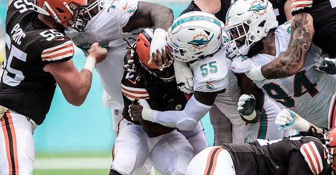 There was no room to run for Nick Chubb or Kareem Hunt as the Dolphins' defense shut down the Browns' ground game. (Miamidolphins.com)