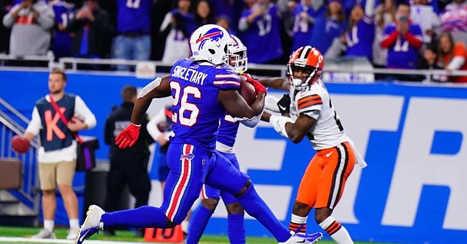 Here's a familiar sight at a Browns game -- an opposing runner walking into the end zone without being touched. (BuffaloBills.com)