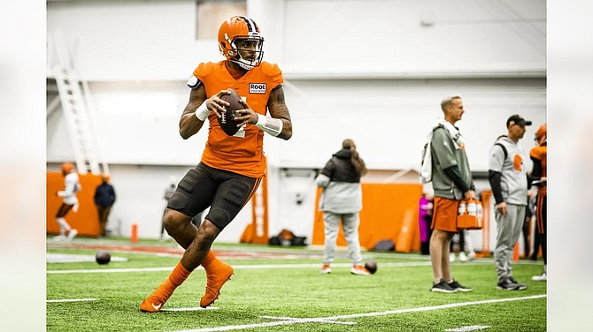 Deshaun Watson scores Browns' first touchdown of season, strums air guitar  to celebrate