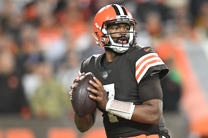 Should Browns trade for Jimmy Garoppolo or stick with Jacoby Brissett?