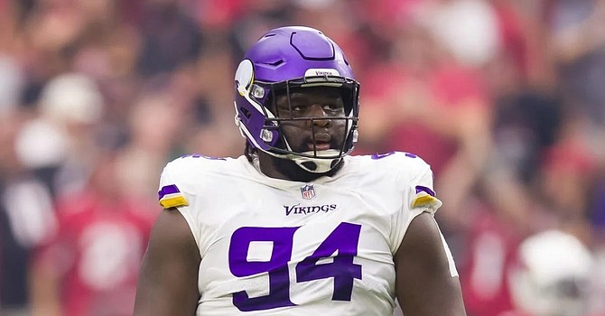 The Browns agreed to terms with Vikings defensive tackle Dalvin Tomlinson after top choices Javon Hargrave and Dre'Mont Jones signed elsewhere.