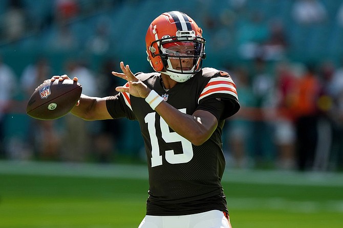 Browns sign QB Josh Dobbs