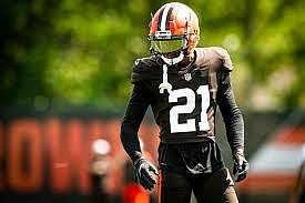 A minor knee injury in the final practice of the week resulted in cornerback Denzel Ward being listed questionable for the Houston game. (Cleveland Browns)