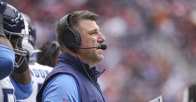Mike Vrabel helped out Jim Schwartz two years ago. Now the Browns are keeping Vrabel in the game after his firing with a consultant gig.