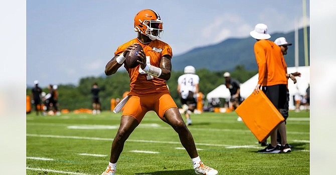 Deshaun Watson threw in a 11-on-11 team drill for the first time since his surgery. (Cleveland Browns)