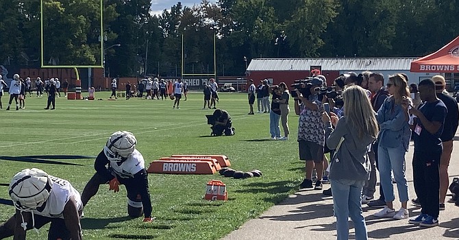 All eyes were on Nick Chubb's first appearance at practice since suffering a second severe injury to his left knee on September 18, 2023. (TheLandOnDemand)