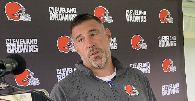 If Jimmy Haslam makes a coaching change, would he try to make Mike Vrabel an offer to stay with the Browns? (TheLandOnDemand)