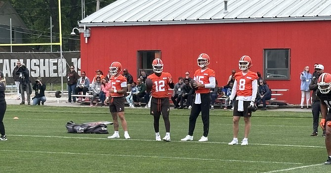 Although Joe Flacco was the first QB up in team periods, Kenny Pickett and Dillon Gabriel received more overall reps, with Shedeur Sanders making the most of his more-limited reps. (TheLandOnDemand)