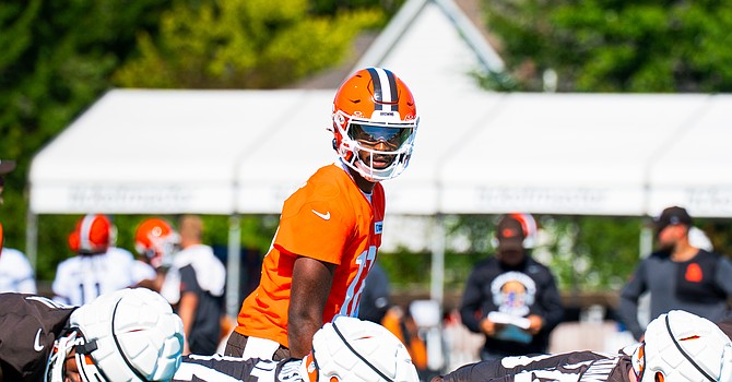 Shedeur Sanders commanded the attention of coach Kevin Stefanski and GM Andrew Berry for an entire practice period on Saturday. Could there be changes forthcoming in Sanders' reps when practice resumes on Monday? (Nick Carlucci/ESPN Cleveland)