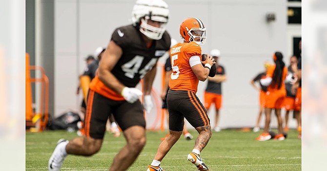How Dillon Gabriel responds this week in Philadelphia to the Shedeur Sanders surge of last week may decide the Browns' backup quarterback competition. (Cleveland Browns)