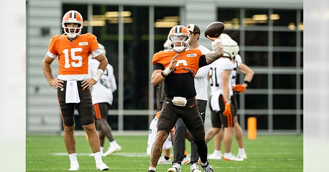 The only conclusion to be drawn from Kevin Stefanski's non-committal to Joe Flacco as QB1 vs. the Vikings is that the building is divided between Flacco and Dillon Gabriel. (Cleveland Browns)