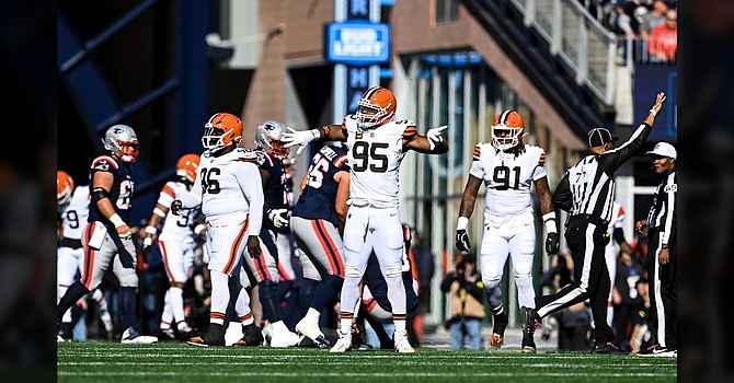 Myles Garrett set a Browns record with five sacks of Drake Maye. Pretty incredible coming in a lopsided loss. (Cleveland Browns)