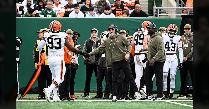 Kevin Stefanski is nearing the 'won't cut it' directive on 2025 record set by owner Jimmy Haslam in training camp. (Cleveland Browns)