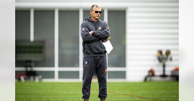 Jim Schwartz has to decide if he'd rather take a second chance as an NFL head coach, or if he'd rather win another Super Bowl ring as a defensive coordinator.