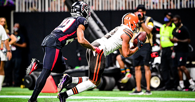 Baker to Hodge 
Matt Starkey / CLEVELAND BROWNS