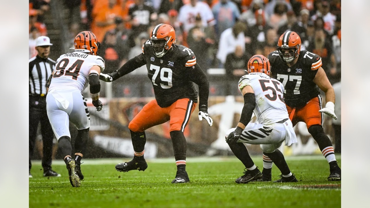 Browns right tackle Jack Conklin, a game-time decision vs